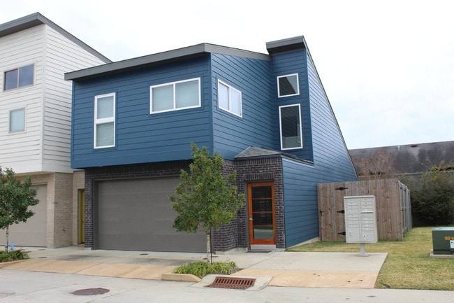 Building Photo - 315 Highland Park Ln