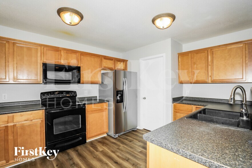 Building Photo - 15490 Gallow Ln