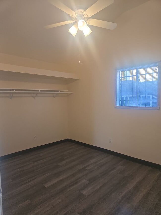 Building Photo - READY TO MOVE IN- MUST SEE - TWO CAR OFF STREET PARKING SPOTS AND UTILITIES PAID