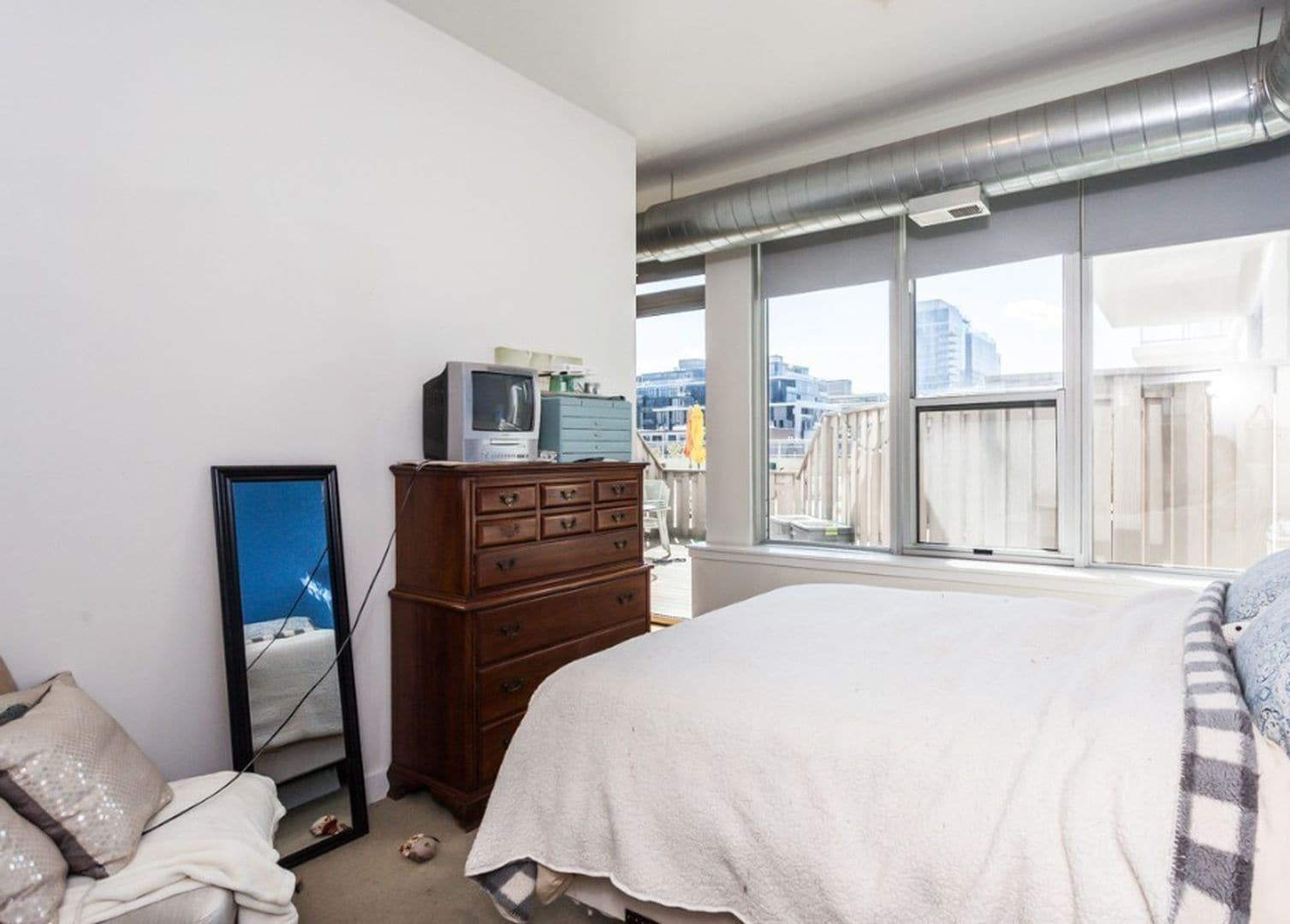 Building Photo - 901 W Madison St