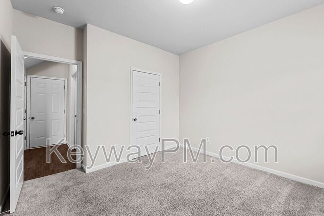 Building Photo - 5033 Vine Ln