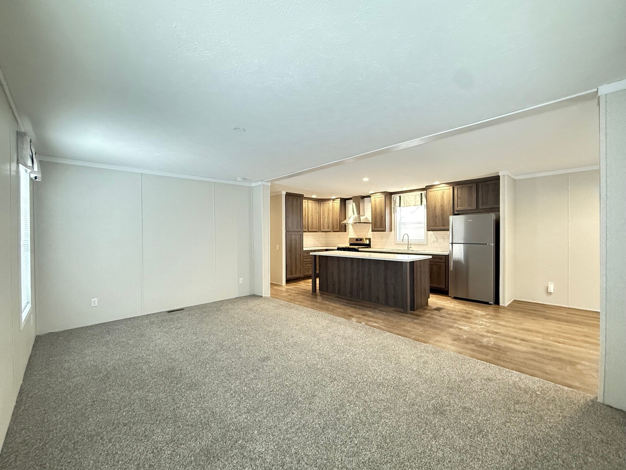 Building Photo - 29909 Flushing Dr