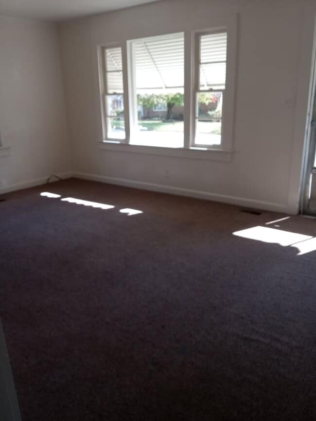 Building Photo - 2/1 in City of Shelby