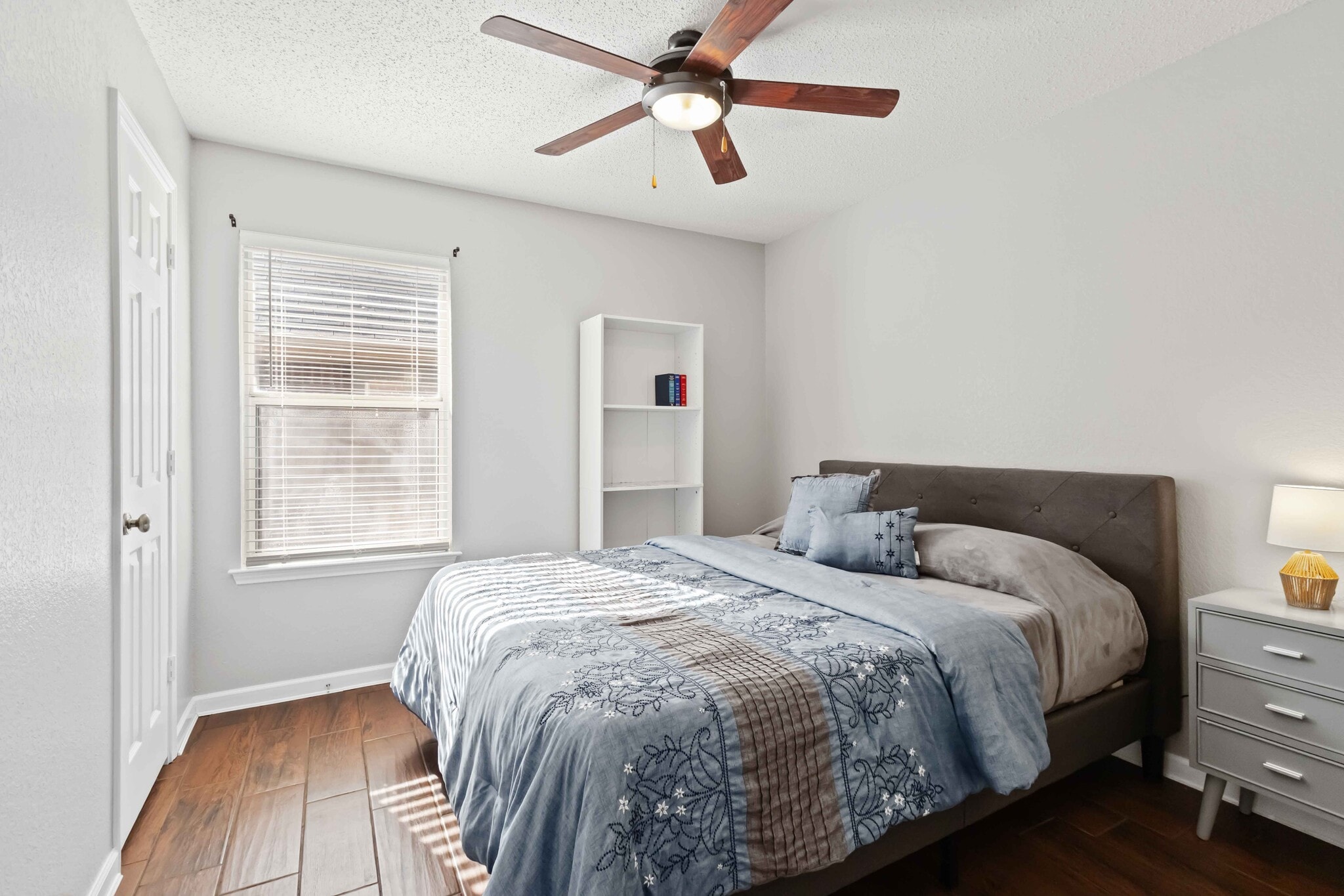 Building Photo - 425 Kelley Ct