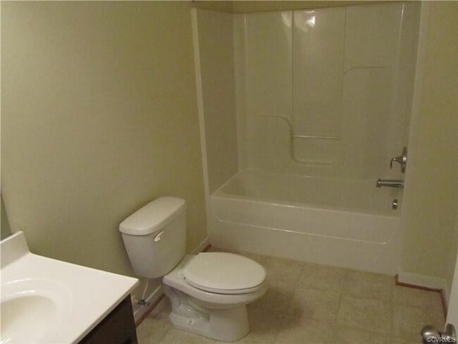 Building Photo - $2475  Beautiful West End 2-Story 4 Bedroom Colonial Home