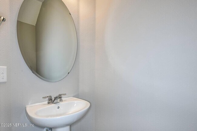 Building Photo - 10654 Towns Wy