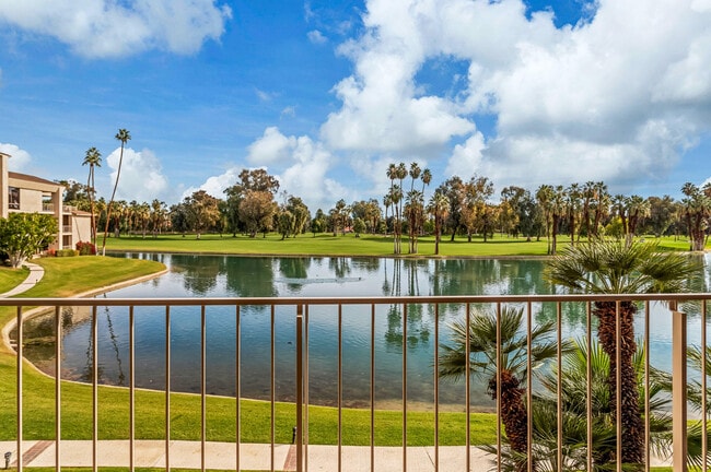 Building Photo - 910 Island Dr