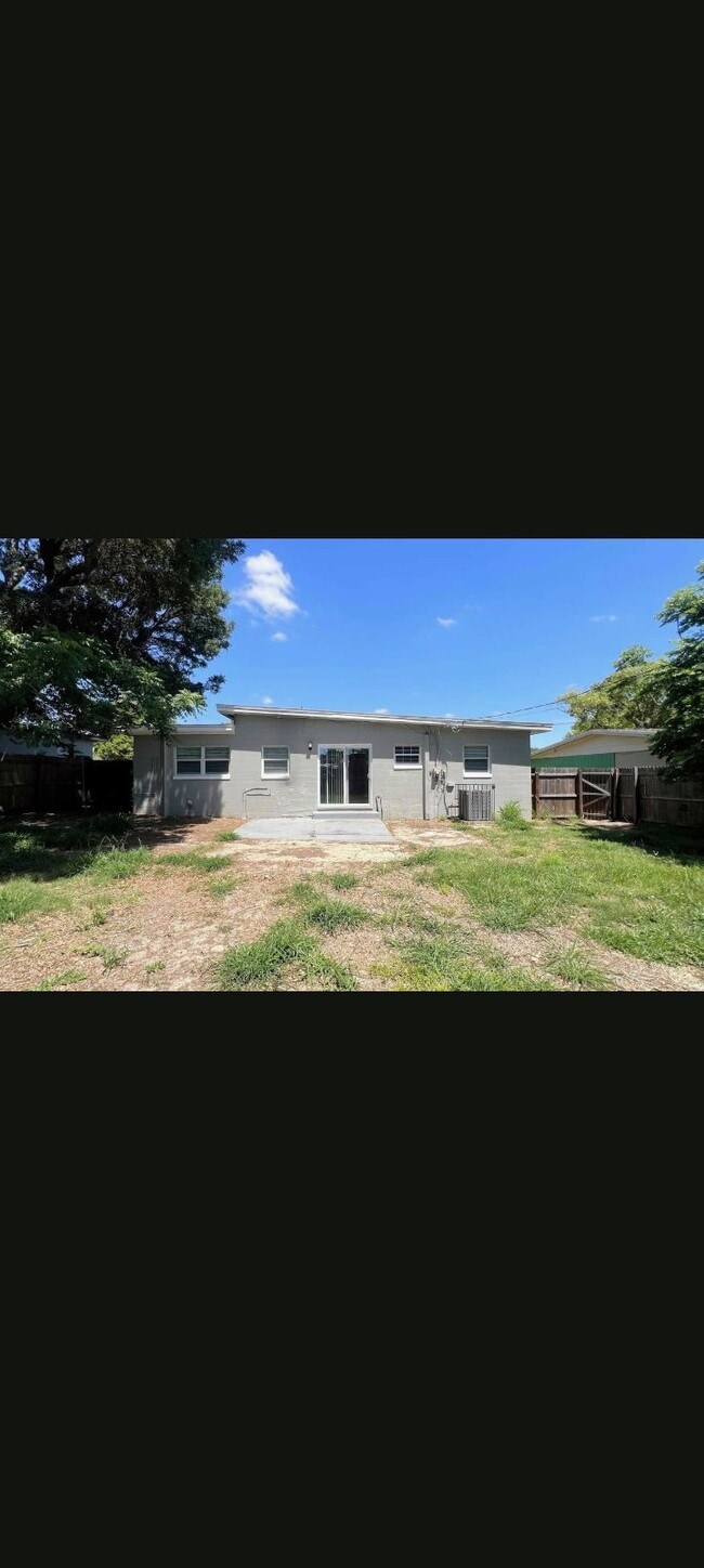 Building Photo - 6214 Melbourne Ave.
