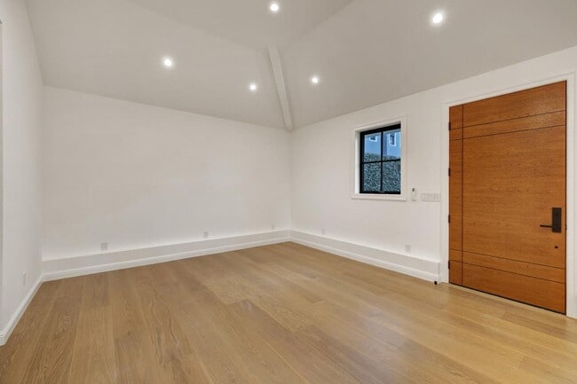 Building Photo - 1438 Columbus Ave