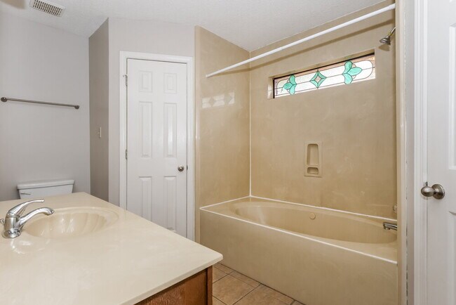 Building Photo - 5818 Southbend Ln