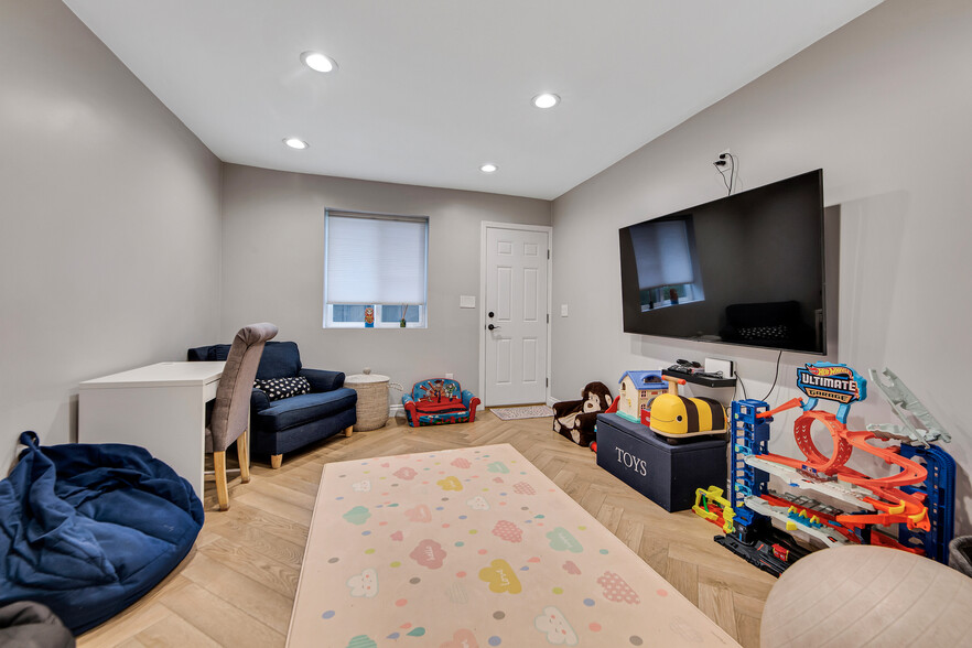 4th bedroom being used as playroom - 6908 Royer Ave