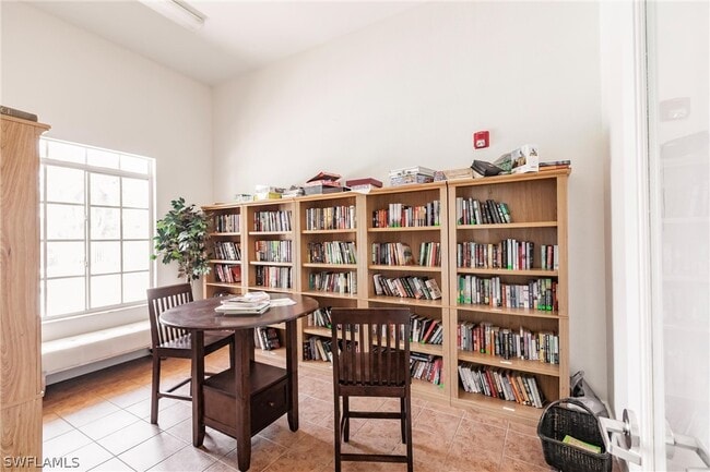 Building Photo - 8224 Key Royal Cir