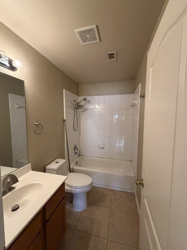 Building Photo - 9626 Anderson Way