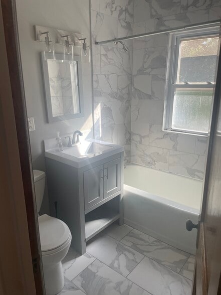 Building Photo - 1046 S Scoville Ave