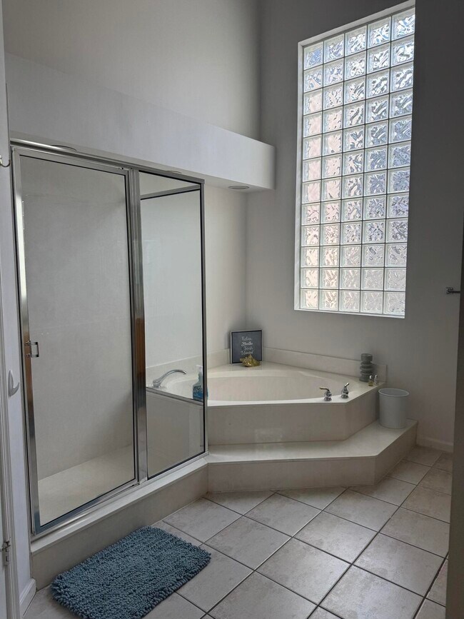 Building Photo - 324 Sunset Bay Ln