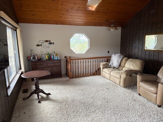 Building Photo - Cozy 3BD/2BA Single-Family in Copperopolis with Lake Views!