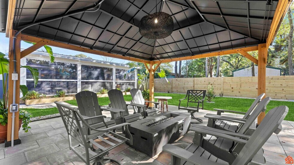 Building Photo - 116 Second Avenue Southwest-SI ID1502035P