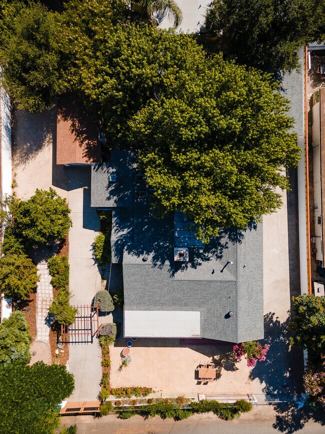 Building Photo - 228 N Pueblo Ave