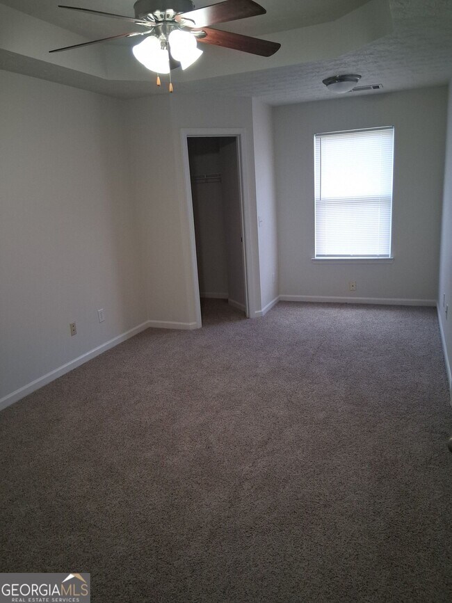 Building Photo - 6208 Ellenwood Dr