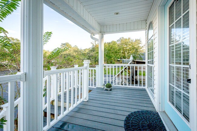 Building Photo - 1102 Stanfield Point Rd