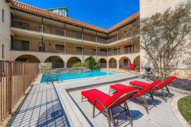 Building Photo - Downtown Austin 2 BD/ 2.5 BA Condo For Lease!
