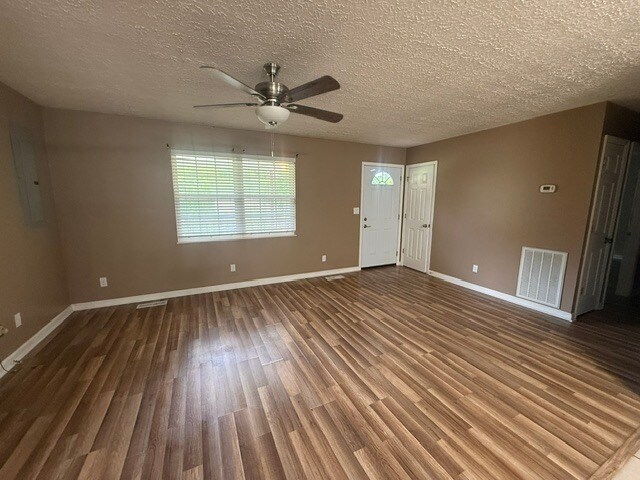 Building Photo - 113 Lackey Ln
