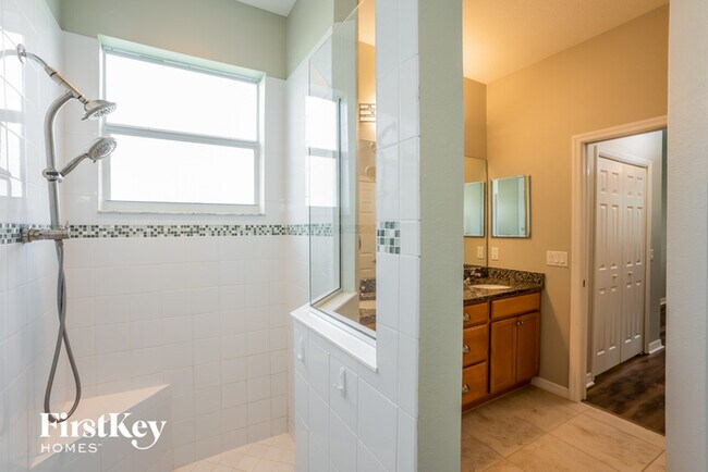 Building Photo - 12924 24th Ct E