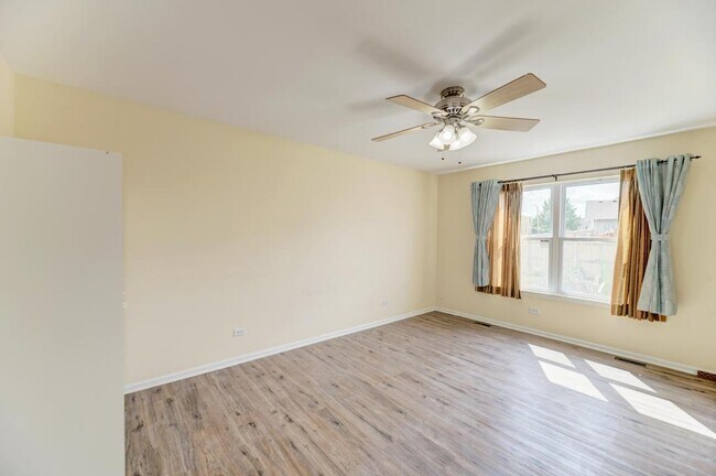 Building Photo - 1413 Skylark Ln