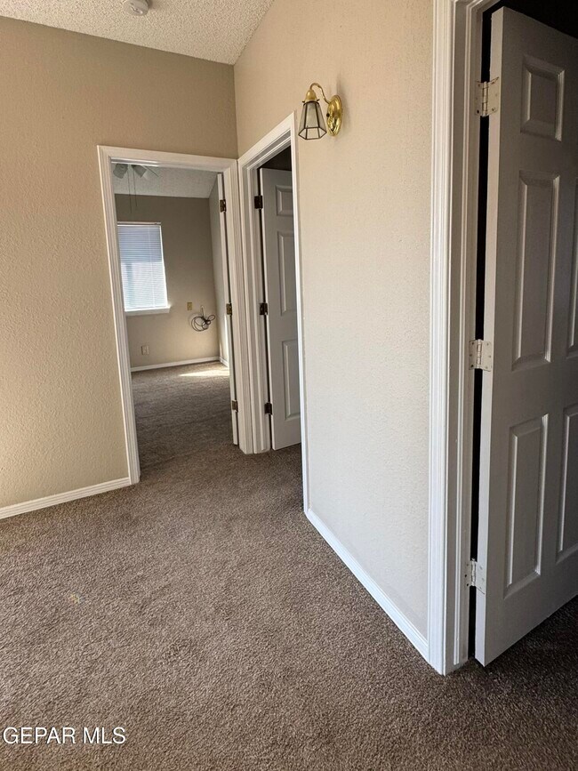 Building Photo - 1801 Garden Gate Way