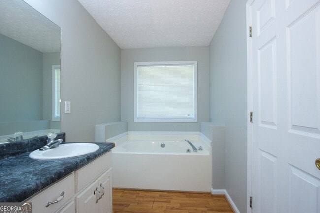 Building Photo - 350 Windermere Dr