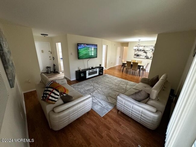 Building Photo - 178 Amberly Dr