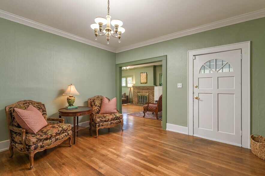 Building Photo - 3308 Alta Vista Dr