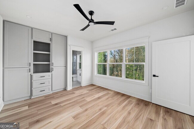 Building Photo - 3784 Pine Needle Dr NW