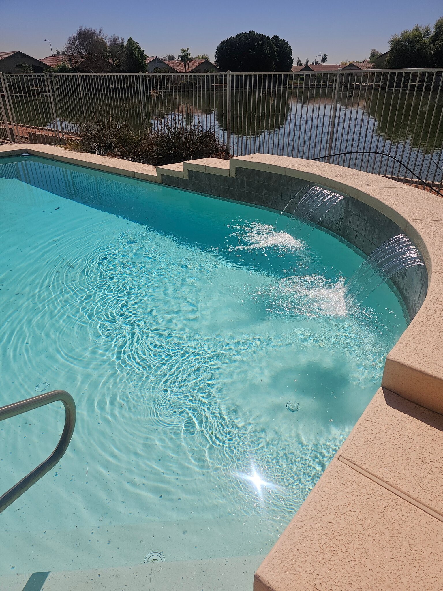 Building Photo - 10931 W Roanoke Ave