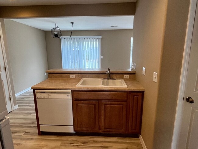 Building Photo - COMING SOON 3 Bedrooms 3 Bathrooms AND A 3...