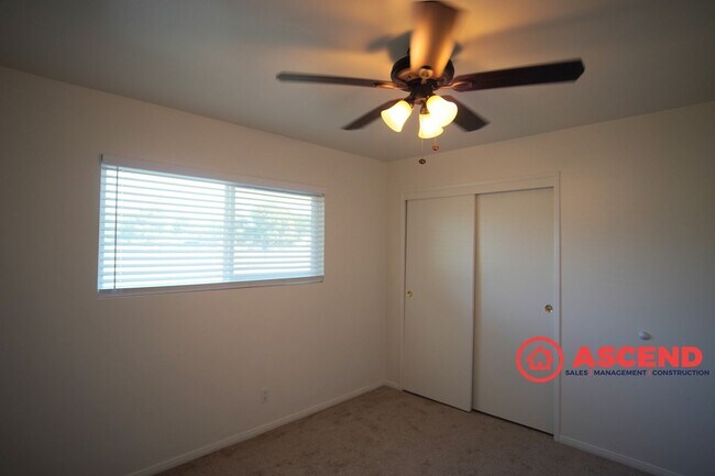 Building Photo - 3 Bed / 2 Bath Home on 2 Acres of Cattle L...