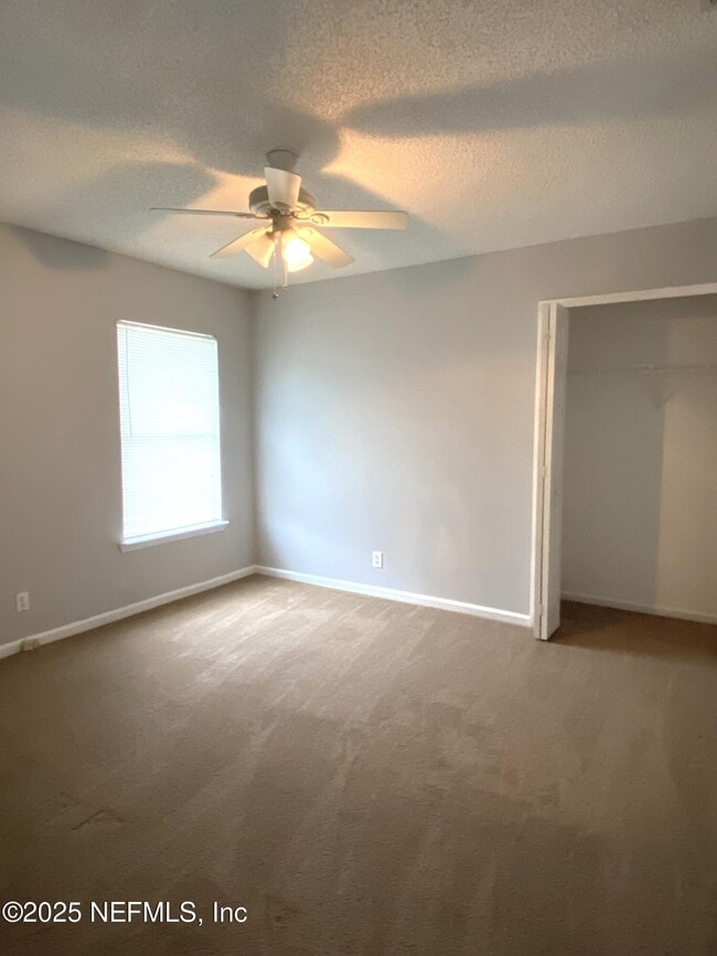 Building Photo - 12976 Chets Creek Dr S