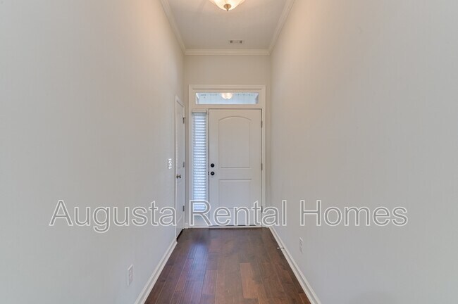 Building Photo - 2562 Inverness Dr