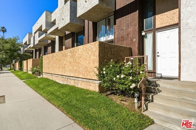 Building Photo - 5307 Wilkinson Ave