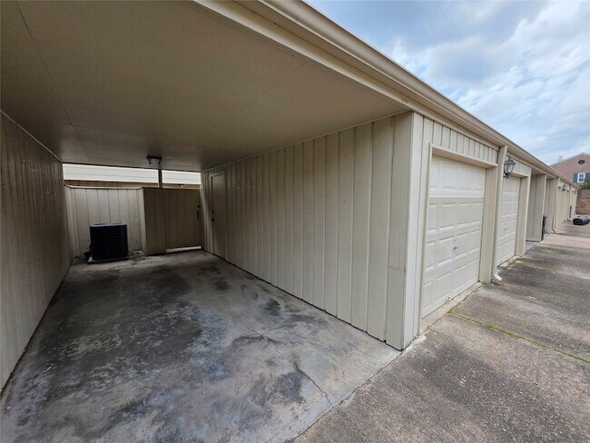 Building Photo - 6469 Burgoyne Dr.