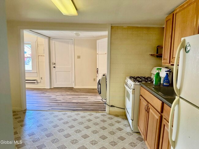 Building Photo - 20 Kowal Ln