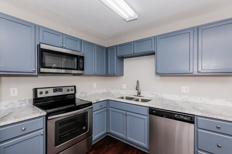 Building Photo - 8400 Tifton Rd