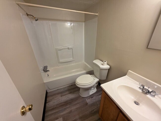 Building Photo - 763 Sylvester Way