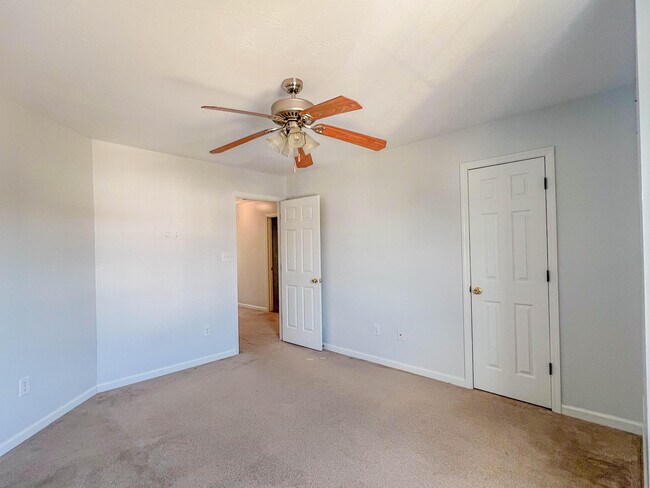 Building Photo - 6117 Independence Way