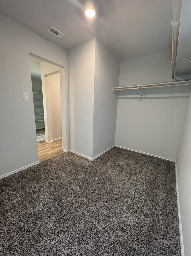 Building Photo - 7108 Gilbert Dr