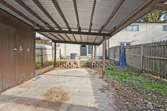 Building Photo - 914 N 70th St