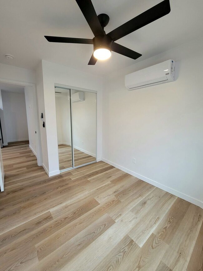 Building Photo - 6249-6253 Mary Lane Drive