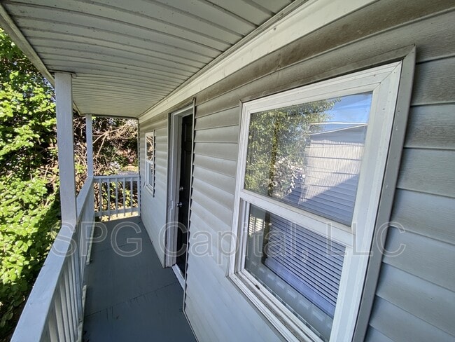 Building Photo - 233 E College Ave