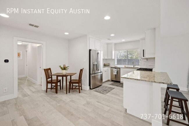 Building Photo - 8110 Ceberry Dr