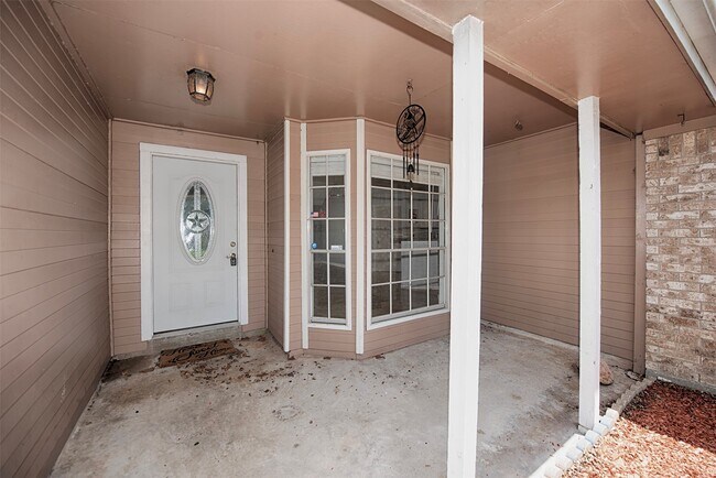 Building Photo - 2914 Tarpon Dr
